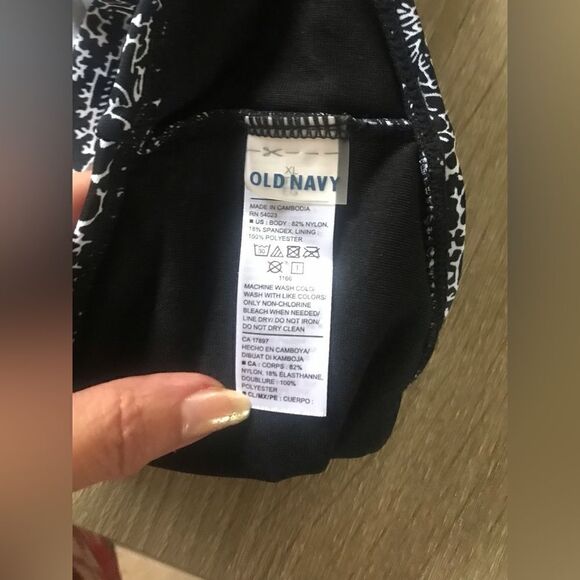 NWOT … OLD NAVY Black & White Tankini / Swimsuit - Picture 3 of 6